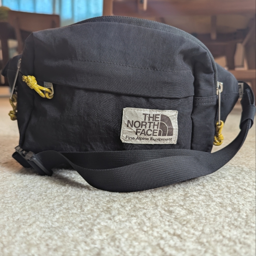 The North Face Black Berkeley Belt Bag
